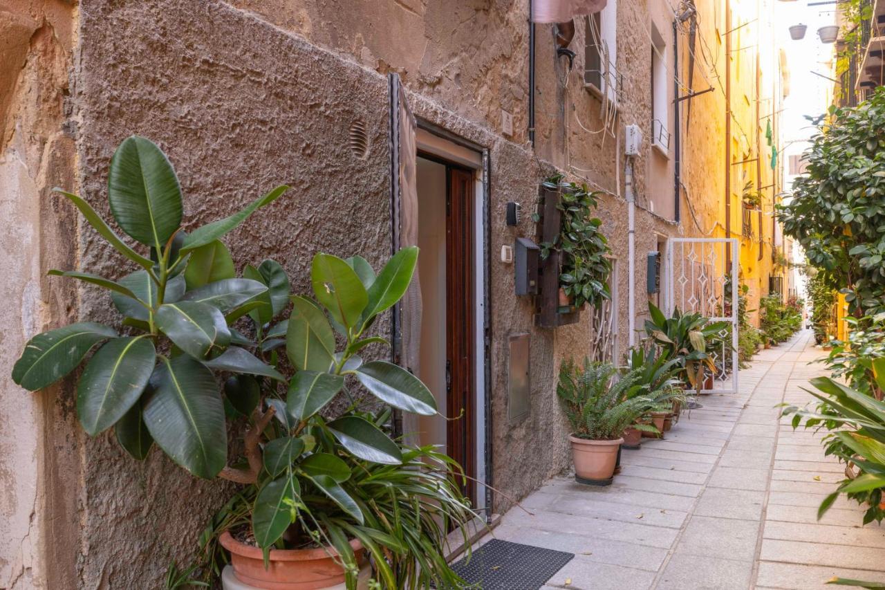 Casa Vacanze Nel Cuore Di カリアリ エクステリア 写真